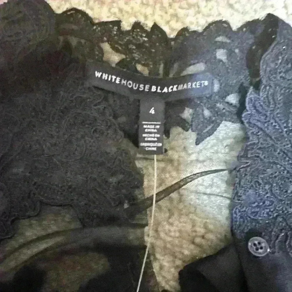 Long sleeve lace trim poplin blouse, size 4. Beautiful piece for your wardrobe. - Picture 3 of 11